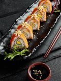 美食纪录片封面，精致料理特写暖光摄影场景